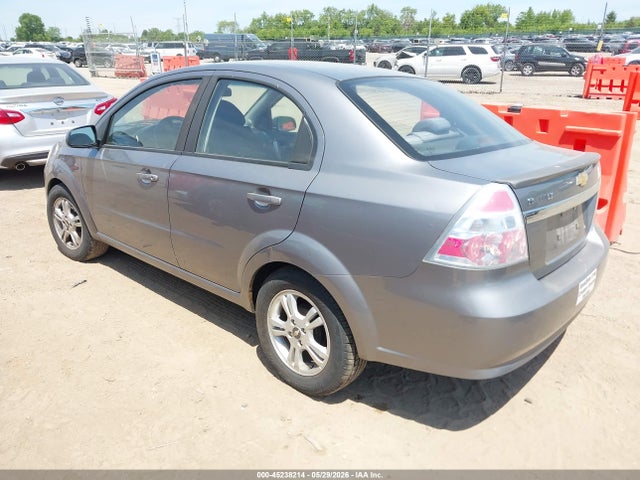 2011 Chevrolet AVEO 1LT — фото 3