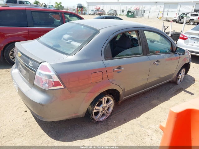 2011 Chevrolet AVEO 1LT — фото 4