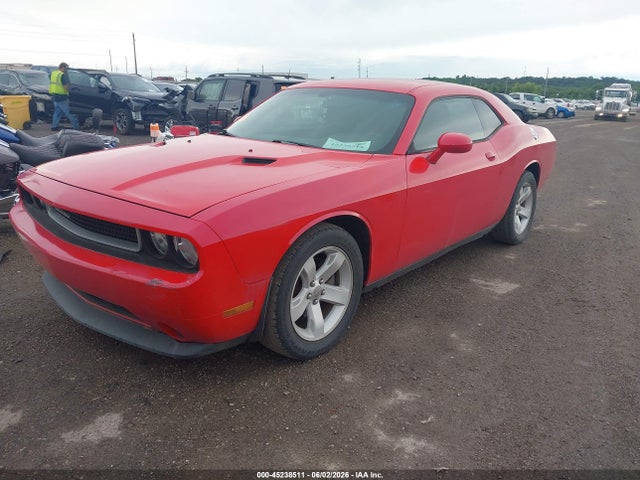 2014 Dodge CHALLENGER SXT — фото 2