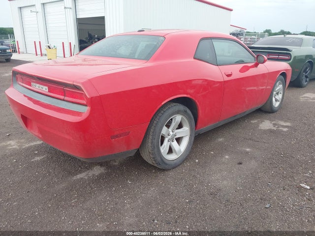 2014 Dodge CHALLENGER SXT — фото 4