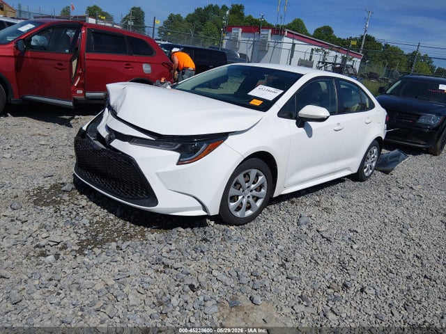 2021 Toyota COROLLA LE photo 2