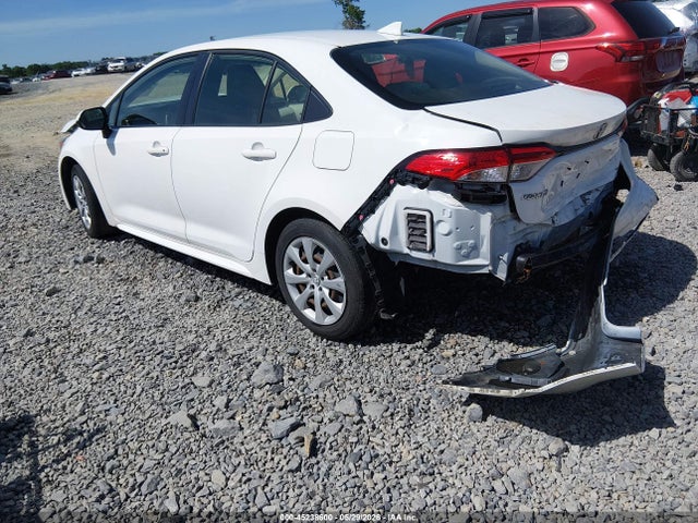 2021 Toyota COROLLA LE photo 3