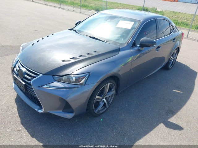 2018 Lexus IS 300 — фото 2