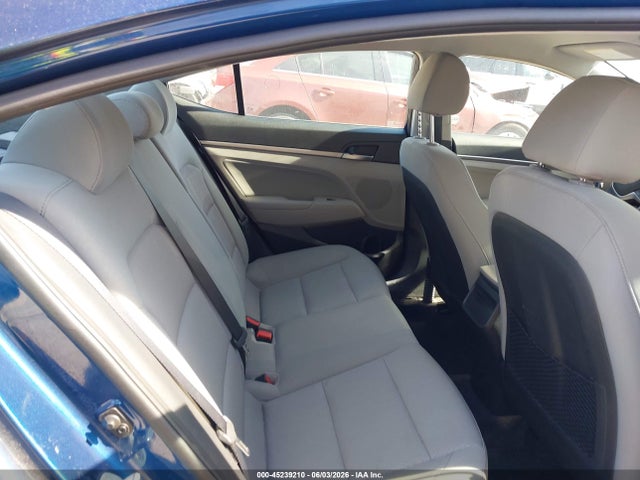صورة 8 لـ 2017 Hyundai ELANTRA SE