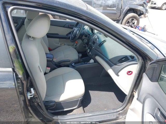 2010 KIA FORTE EX photo 5