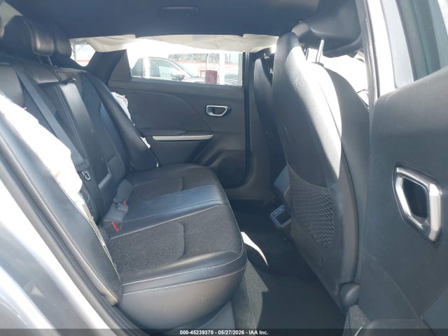 2025 KIA K4 GT-LINE photo 8