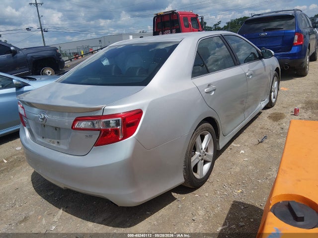 2013 Toyota CAMRY SE 照片 4