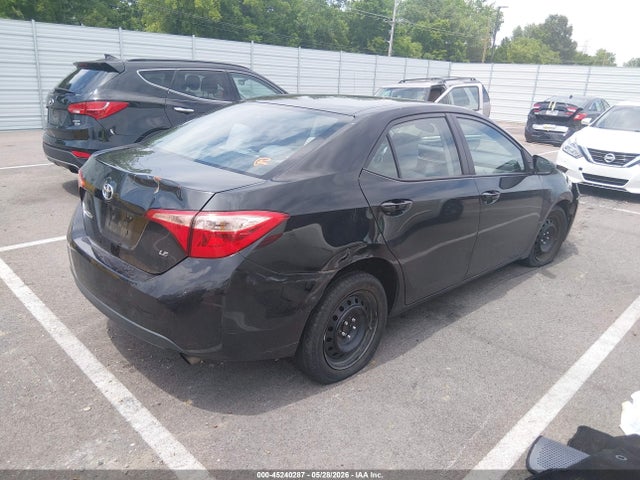2017 Toyota COROLLA LE photo 4
