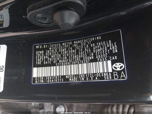 2017 Toyota COROLLA LE photo 9