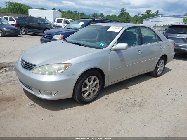 2005 Toyota CAMRY XLE V6 photo 2