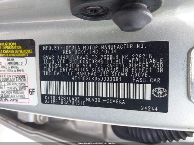 2005 Toyota CAMRY XLE V6 photo 9