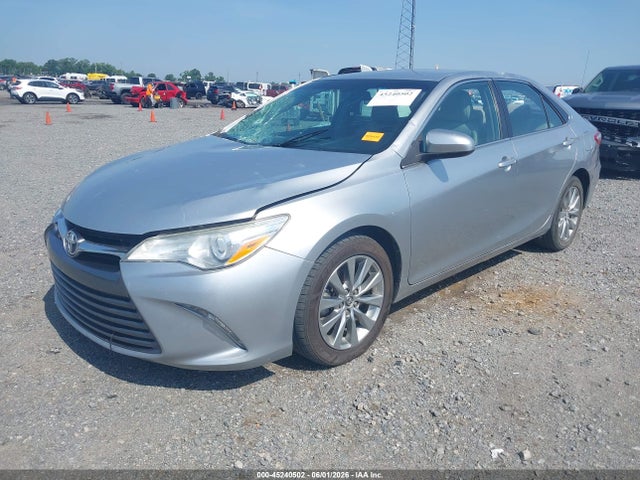 2015 Toyota CAMRY XLE photo 2