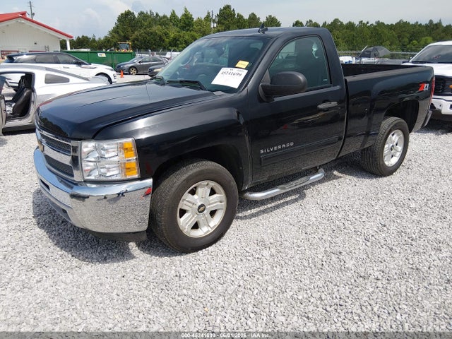 2013 Chevrolet SILVERADO 1500 LT photo 2