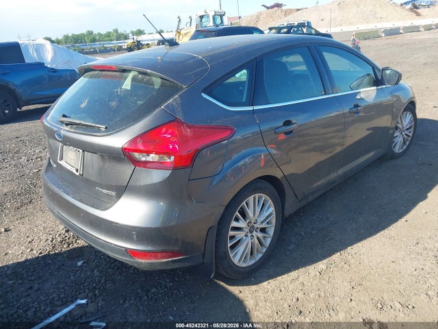 FORD FOCUS TITANIUM - 4