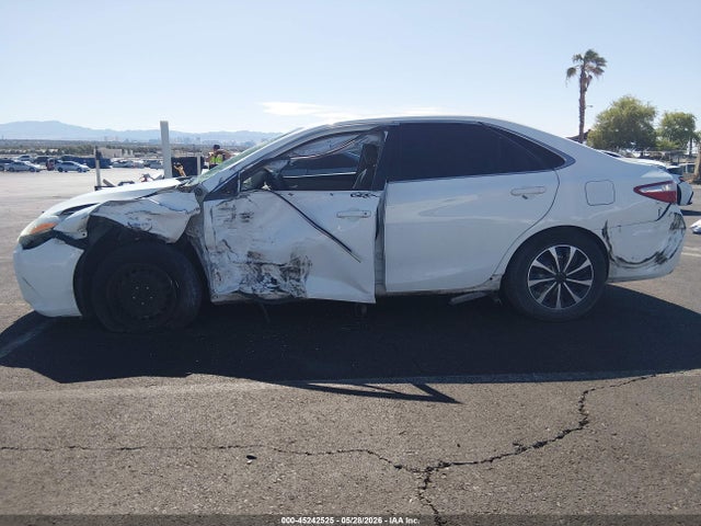 2016 Toyota CAMRY LE — миниатюра 15