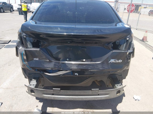 2015 FORD FIESTA SE 照片 6