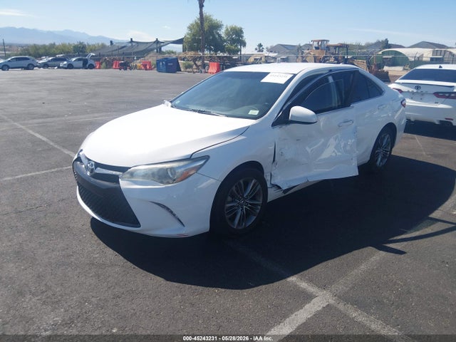 2016 Toyota CAMRY SE thumbnail 2