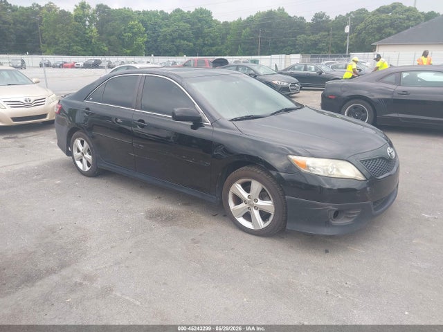 2010 Toyota CAMRY SE photo 1