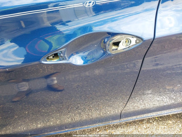 صورة مصغرة 17 لـ 2013 Hyundai ELANTRA GLS
