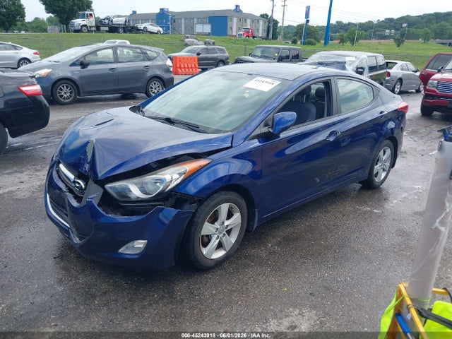 صورة 2 لـ 2013 Hyundai ELANTRA GLS