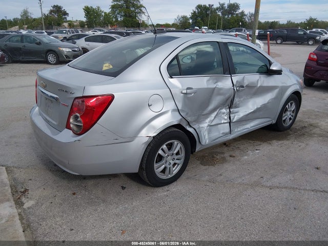 2016 Chevrolet SONIC LT AUTO 照片 4