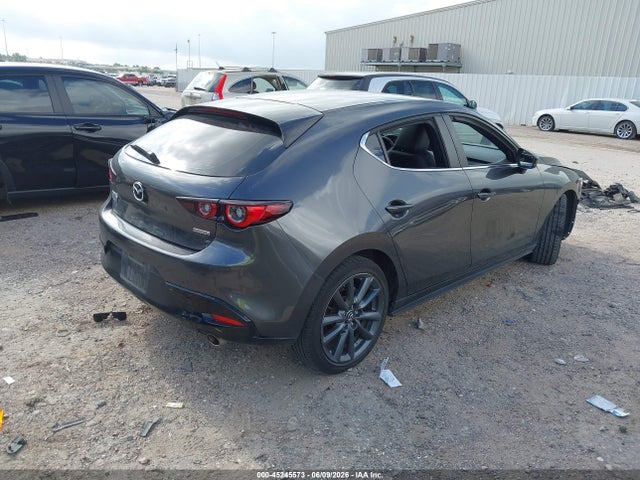 صورة 4 لـ 2022 Mazda MAZDA3 PREFERRED