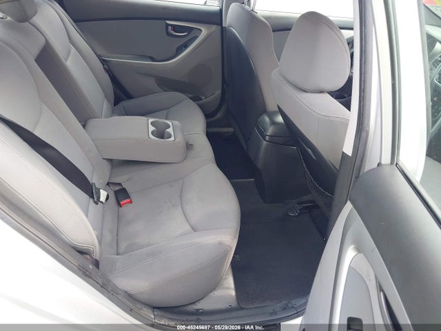 صورة 8 لـ 2014 Hyundai ELANTRA SE