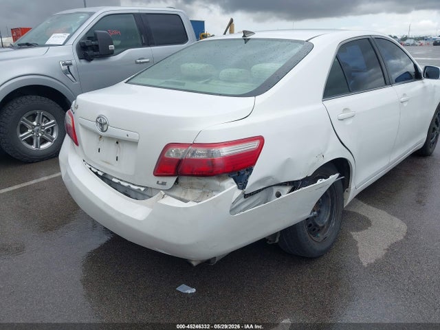 2009 Toyota CAMRY LE photo 6