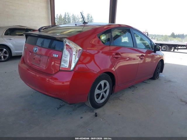 صورة 4 لـ 2014 Toyota PRIUS FOUR