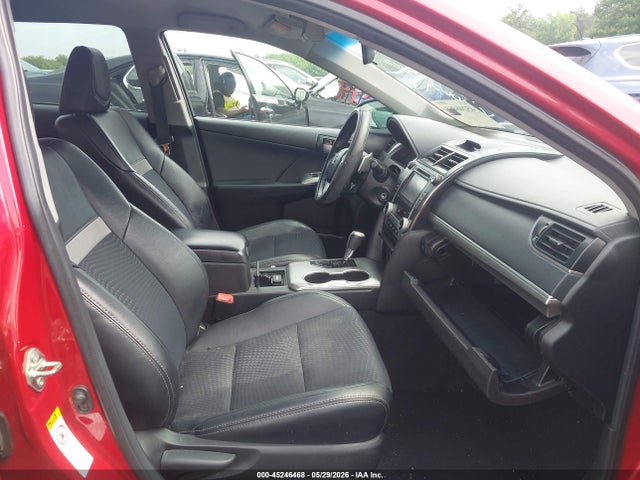 2014 Toyota CAMRY SE photo 5
