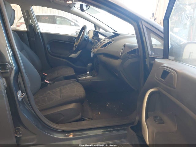 2011 FORD FIESTA SES 照片 5