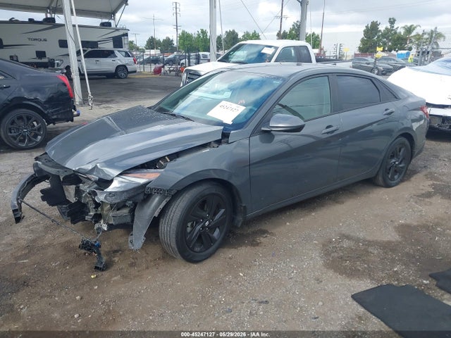 صورة 2 لـ 2023 Hyundai ELANTRA SEL