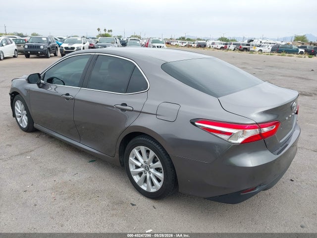 2018 Toyota CAMRY LE — фото 3