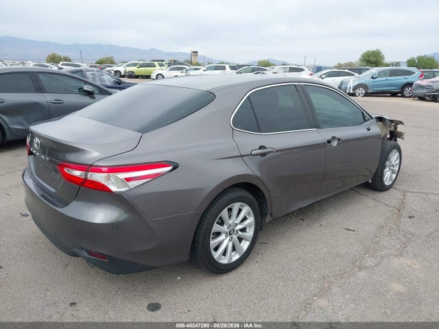2018 Toyota CAMRY LE — фото 4