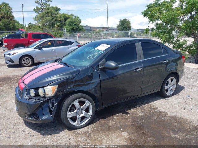 2015 Chevrolet SONIC LTZ AUTO 照片 2