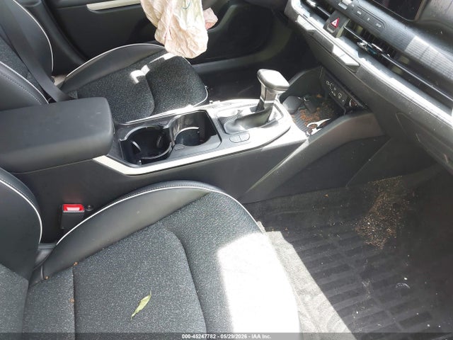 صورة 5 لـ 2025 KIA K4 GT-LINE