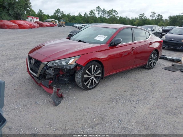 2020 Nissan ALTIMA SR FWD photo 2