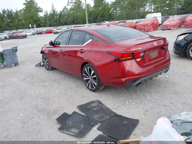2020 Nissan ALTIMA SR FWD photo 3