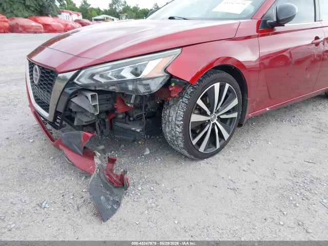 2020 Nissan ALTIMA SR FWD photo 6
