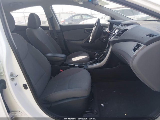 2016 Hyundai ELANTRA SE photo 5