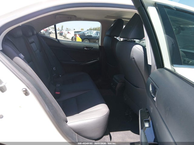 صورة 8 لـ 2015 Lexus IS 250
