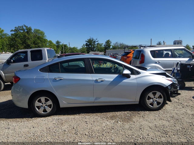 2018 Chevrolet CRUZE LS AUTO thumbnail 14