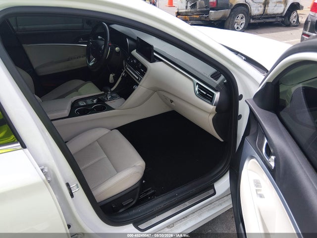 2024 Genesis G70 2.5T RWD — фото 5
