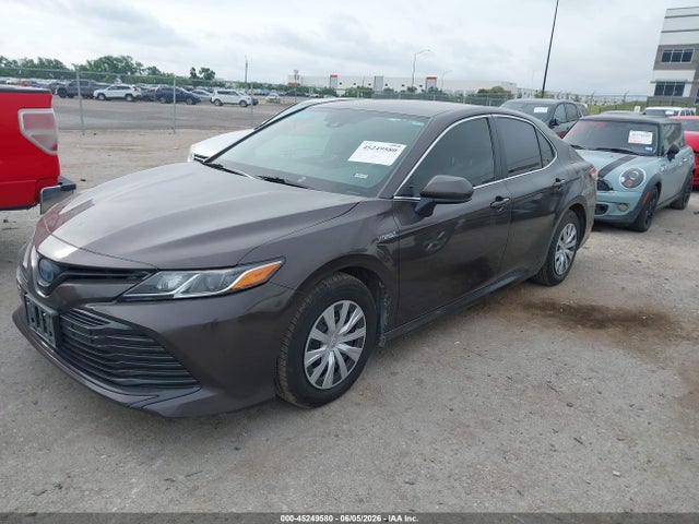 صورة 2 لـ 2019 Toyota CAMRY HYBRID LE