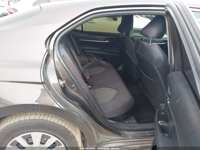 صورة 8 لـ 2019 Toyota CAMRY HYBRID LE