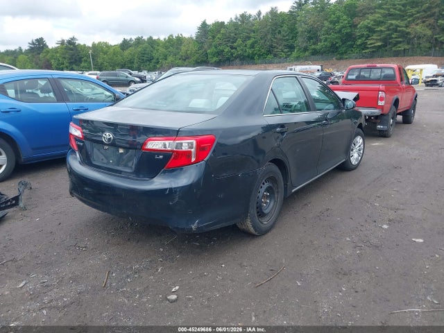 2014 Toyota CAMRY LE photo 4