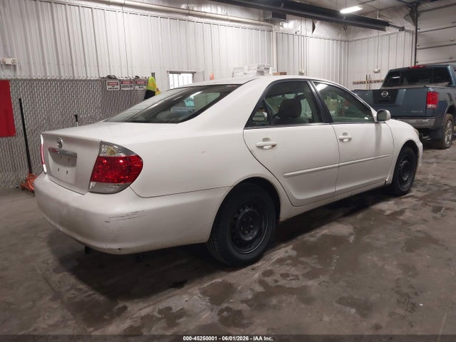 2005 Toyota CAMRY LE photo 4