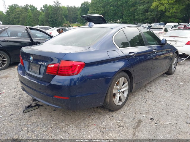 2011 BMW 528I — фото 4