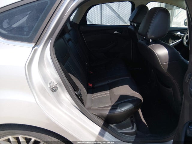 FORD FOCUS TITANIUM - 8