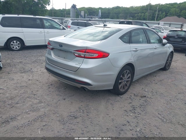 FORD FUSION SE - 4